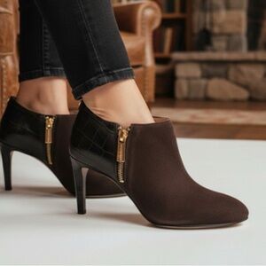Michael Kors Elegant Brown and Black Women's Ankle Boots size 7